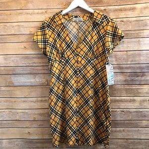 Almost Famous Yellow Plaid Button Front Short Sleeve Dress Size Juniors L NWT